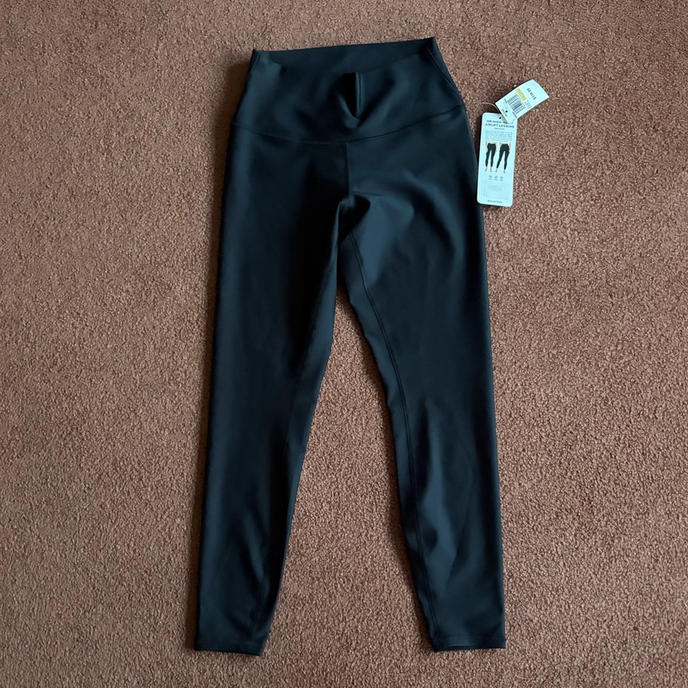 BRAND NEW WITH TAGS Alo 7/8 High Waist Airlift Legging Size Medium
